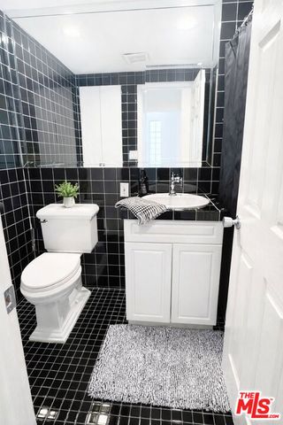 999 N Doheny Drive 211, West Hollywood, CA 90069