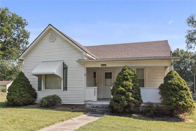 207 S 2nd Street