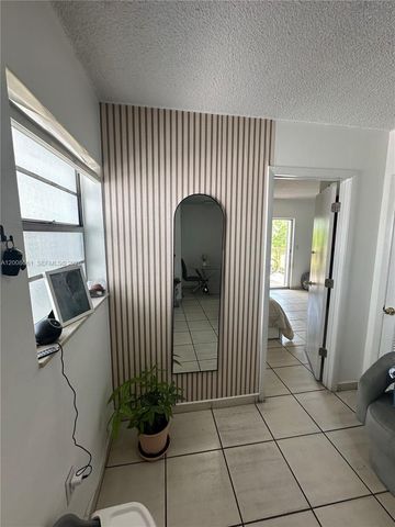 1340 Lincoln Rd 400, Miami Beach, FL 33139