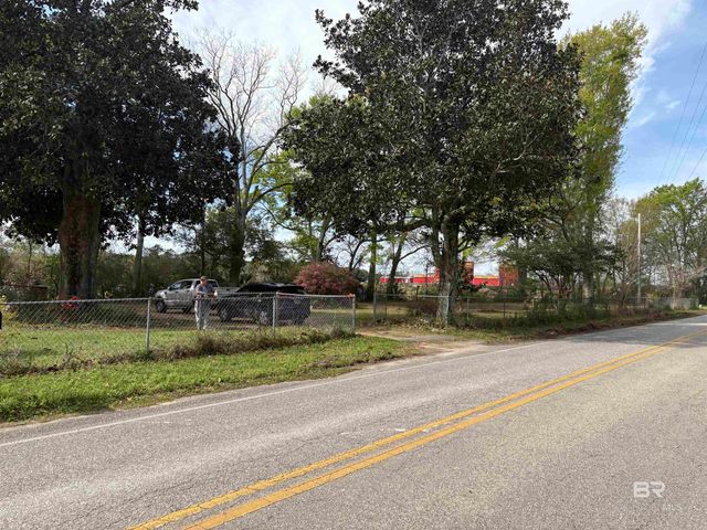 24200 Waterworld Road, Robertsdale, AL 36567