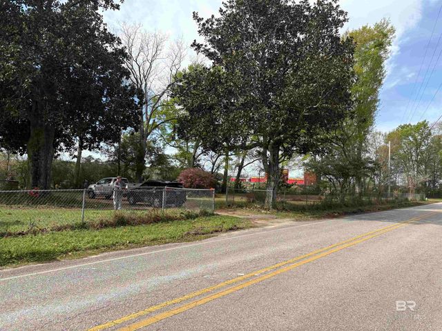 24200 Waterworld Road, Robertsdale, AL 36567