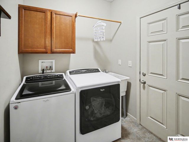 905 Ridge Road Place, Hickman, NE 68372