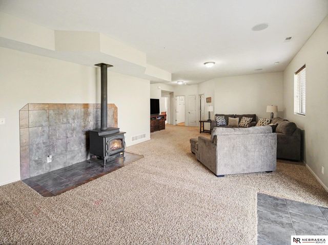 905 Ridge Road Place, Hickman, NE 68372