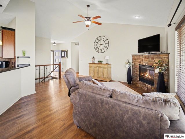 905 Ridge Road Place, Hickman, NE 68372