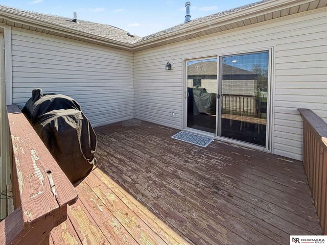 905 Ridge Road Place, Hickman, NE 68372