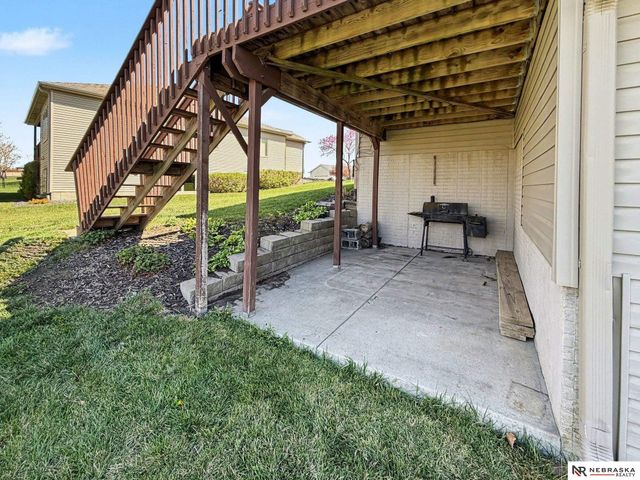 905 Ridge Road Place, Hickman, NE 68372