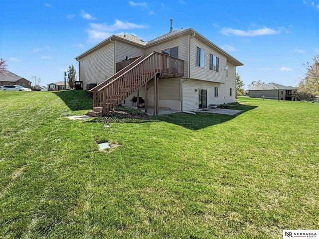 905 Ridge Road Place, Hickman, NE 68372