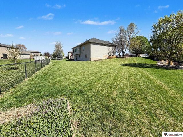 905 Ridge Road Place, Hickman, NE 68372