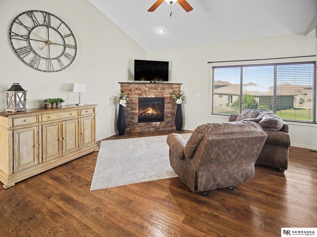 905 Ridge Road Place, Hickman, NE 68372