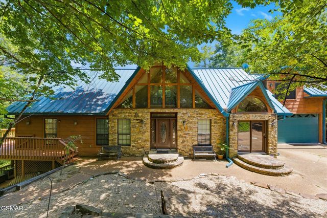 201 Clear Point Lane, Pigeon Forge, TN 37863