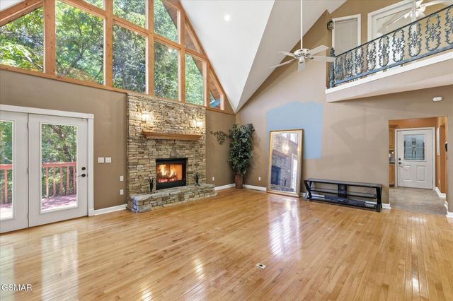 201 Clear Point Lane, Pigeon Forge, TN 37863