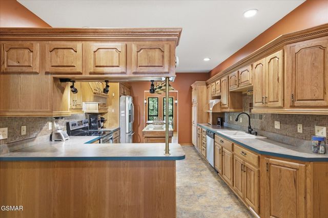 201 Clear Point Lane, Pigeon Forge, TN 37863