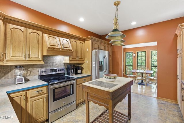 201 Clear Point Lane, Pigeon Forge, TN 37863