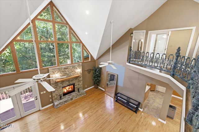 201 Clear Point Lane, Pigeon Forge, TN 37863