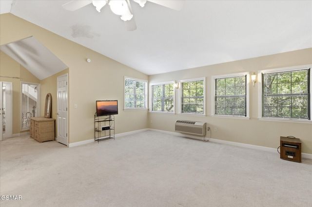 201 Clear Point Lane, Pigeon Forge, TN 37863