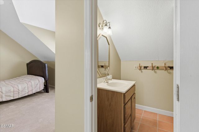 201 Clear Point Lane, Pigeon Forge, TN 37863
