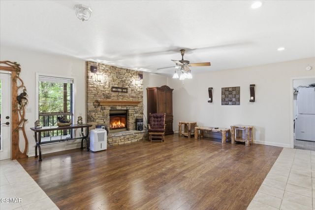 201 Clear Point Lane, Pigeon Forge, TN 37863