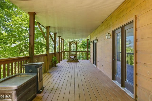 201 Clear Point Lane, Pigeon Forge, TN 37863