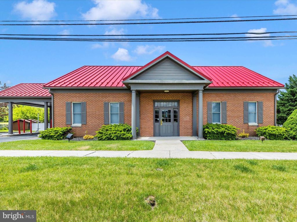 100 S MAIN ST, Smithsburg, MD 21783