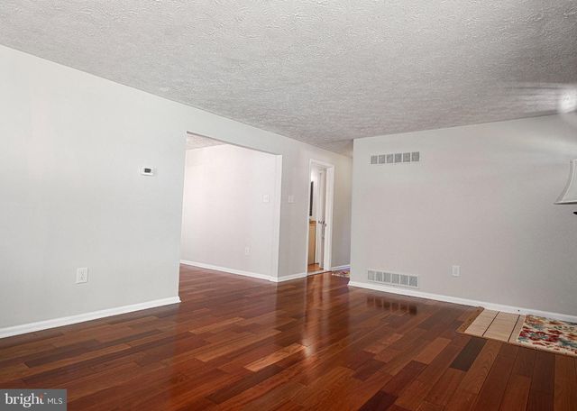 489 WELL DR, New Freedom, PA 17349
