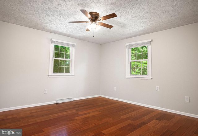 489 WELL DR, New Freedom, PA 17349