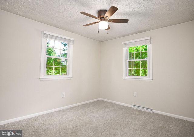 489 WELL DR, New Freedom, PA 17349