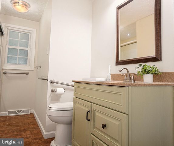 489 WELL DR, New Freedom, PA 17349