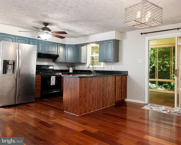489 WELL DR, New Freedom, PA 17349