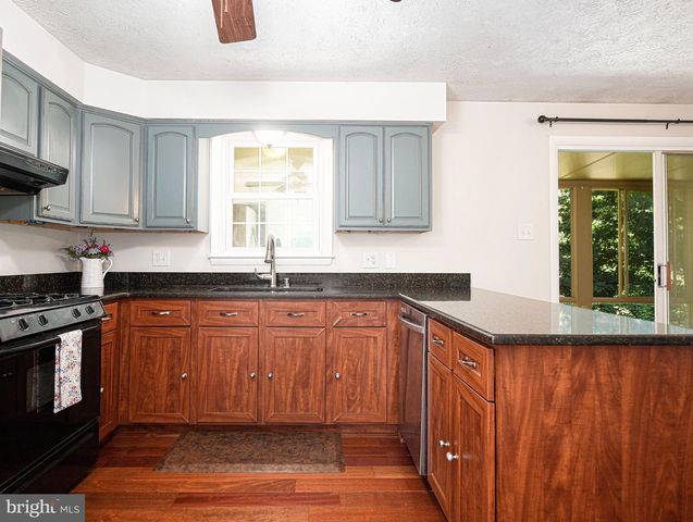 489 WELL DR, New Freedom, PA 17349