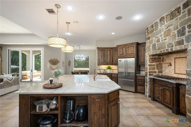 1211 Porto Point, New Braunfels, TX 78132