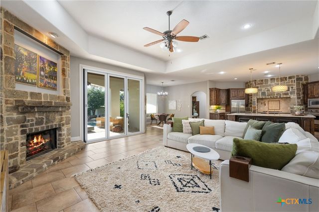 1211 Porto Point, New Braunfels, TX 78132
