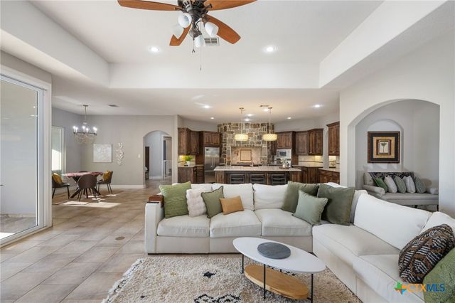 1211 Porto Point, New Braunfels, TX 78132
