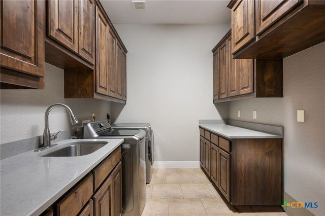 1211 Porto Point, New Braunfels, TX 78132