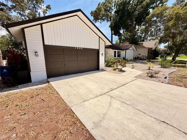 1382 SUTTON PLACE DRIVE, Palm Harbor, FL 34683