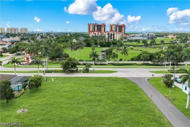 5429 SW 16th PL, Cape Coral, FL 33914