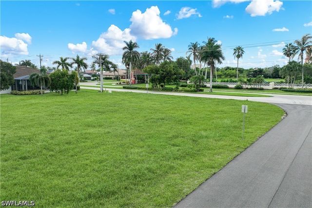 5429 SW 16th PL, Cape Coral, FL 33914