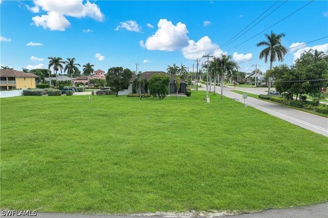 5429 SW 16th PL, Cape Coral, FL 33914