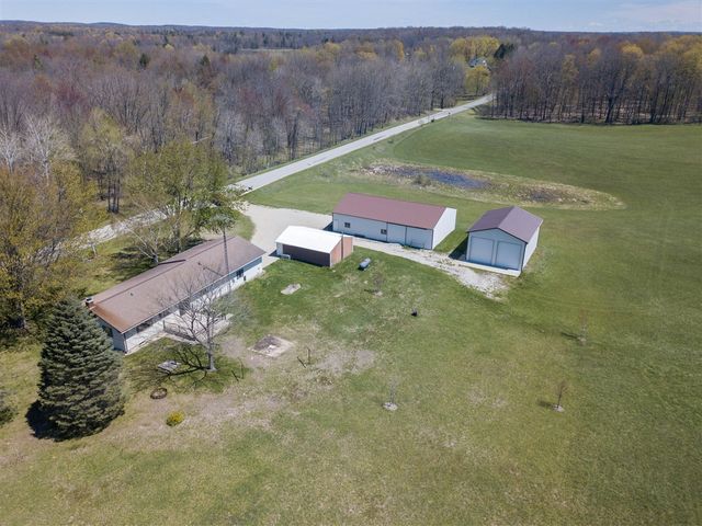 7480 E 5 Mile Road, White Cloud, MI 49349