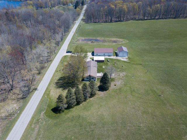 7480 E 5 Mile Road, White Cloud, MI 49349