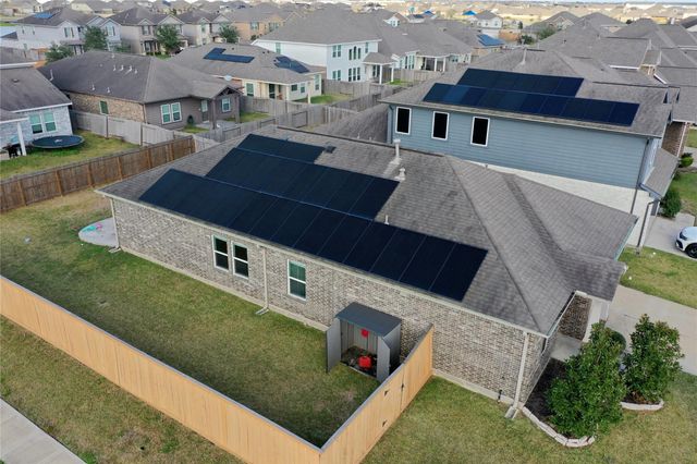 2317 Thunderbolt Peak Drive, Rosharon, TX 77583