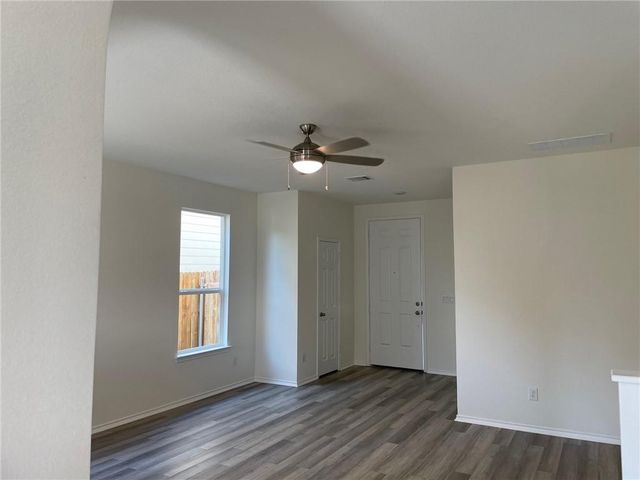 6417 Wagon Spring ST, Del Valle, TX 78617