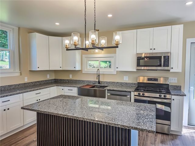 3106 State St, White Oak, PA 15131