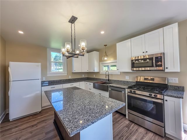 3106 State St, White Oak, PA 15131