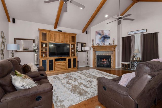 120 Deer Crest Dr, Carthage, TX 75633