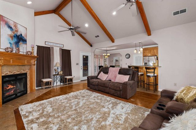 120 Deer Crest Dr, Carthage, TX 75633