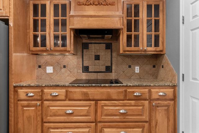 120 Deer Crest Dr, Carthage, TX 75633