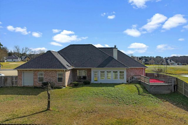 120 Deer Crest Dr, Carthage, TX 75633