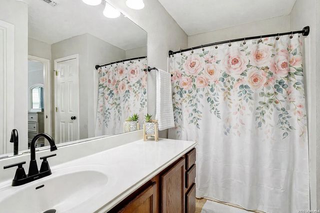 2247 Red Rock Xing, San Antonio, TX 78245