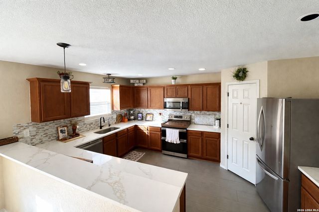 2247 Red Rock Xing, San Antonio, TX 78245