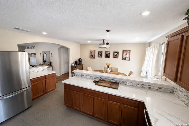 2247 Red Rock Xing, San Antonio, TX 78245